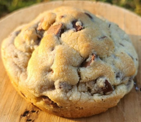 Chocolate Chip Cookie